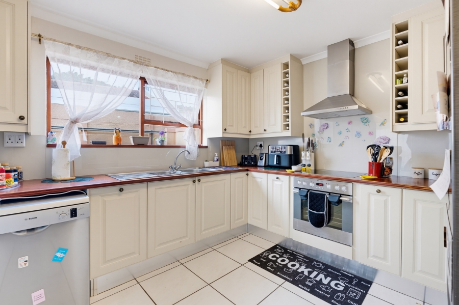 3 Bedroom Property for Sale in Edgemead Western Cape